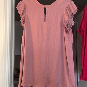 Mossimo flutter long sleeveless blouse